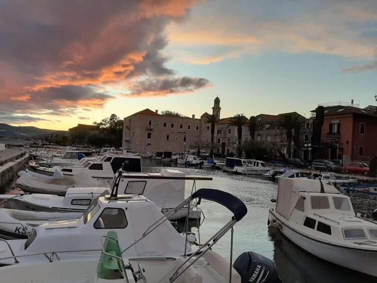 Apartments Rajcic Kaštela エクステリア 写真